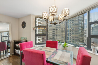 233 E Erie St, Unit 3002 in Chicago, IL - Building Photo - Building Photo