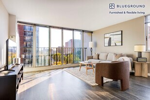 903 S Ashland Ave, Unit SI FL6-ID1338 in Chicago, IL - Building Photo