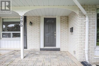 296 Dixon Blvd in Newmarket, ON - Building Photo - Building Photo