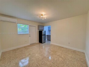 7137 SW 22nd St in Miami, FL - Building Photo - Building Photo