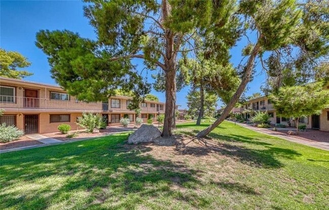 605 S Royal Crest Cir, Unit 7