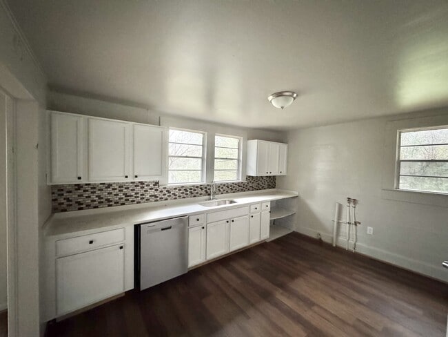 5709 13th St S in Bessemer, AL - Foto de edificio - Building Photo