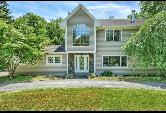 7 Shannon Ln in Pine Bush, NY - Building Photo - Building Photo