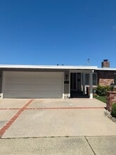 2981 Crestmoor Dr in San Bruno, CA - Building Photo - Building Photo