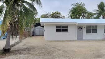 501 124th Street Gulf in Marathon, FL - Building Photo