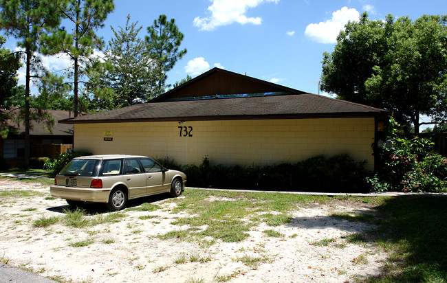 704-732 Angelina Ln in Lakeland, FL - Building Photo - Building Photo