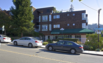 1385 Shattuck Ave in Berkeley, CA - Foto de edificio - Building Photo