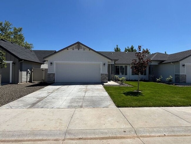 property at 6168 N Fairfax Ave