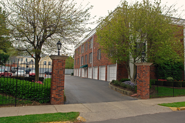 1621 Virginia St in Charleston, WV - Building Photo - Building Photo