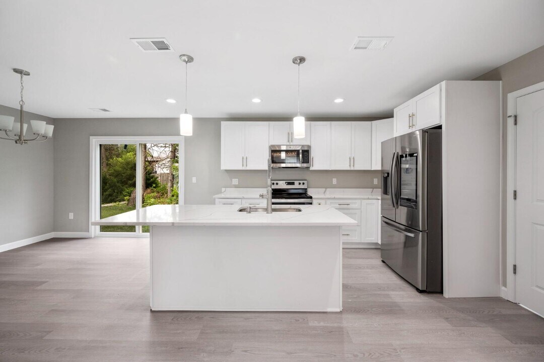 2253 Papermill Rd in Winchester, VA - Building Photo