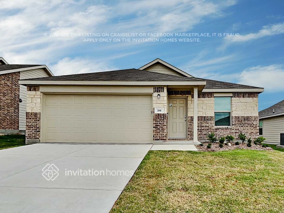 316 Pueblo Bonito Trl in Fort Worth, TX - Building Photo