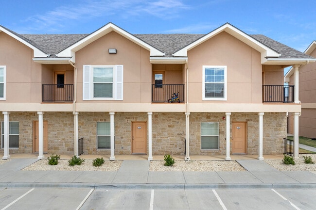 Crest at Cooper in Lubbock, TX - Foto de edificio - Building Photo