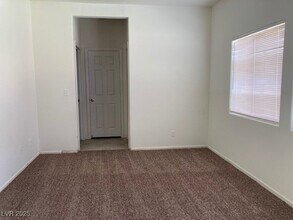 6032 N Leaping Foal St in North Las Vegas, NV - Building Photo - Building Photo