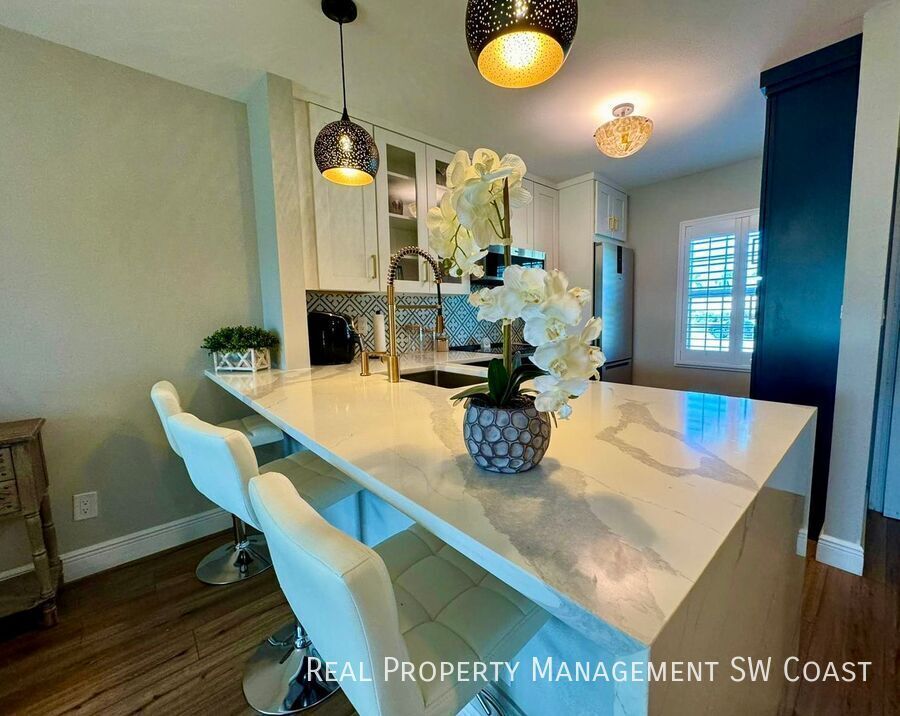 6300 South Pointe Blvd in Ft. Myers, FL - Building Photo