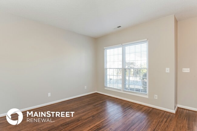 221 Purple Leaf Rd in Fuquay Varina, NC - Foto de edificio - Building Photo