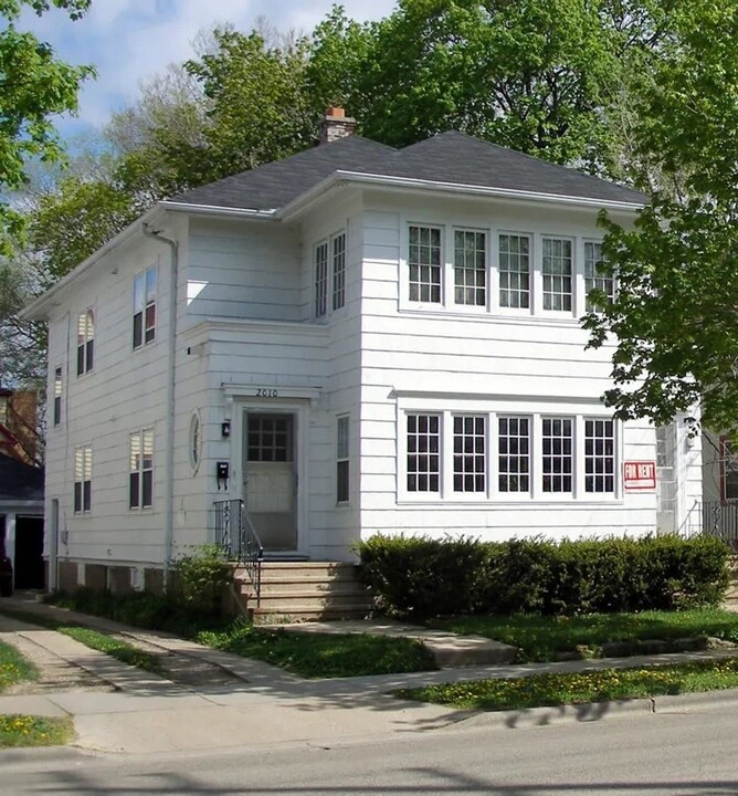 2008-2010 University Ave in Madison, WI - Building Photo