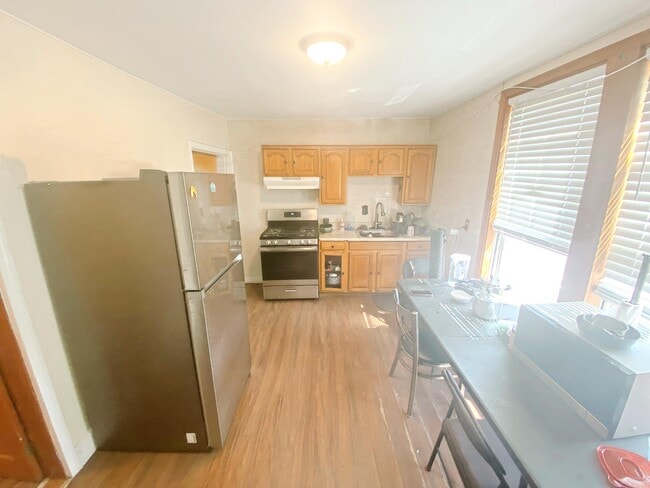 739 Parker St, Unit 2
