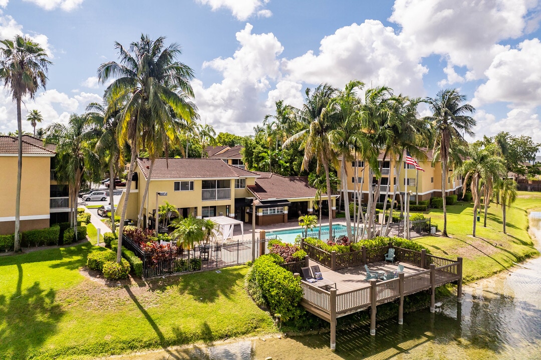 Lakeridge at the Moors in Hialeah, FL - Building Photo