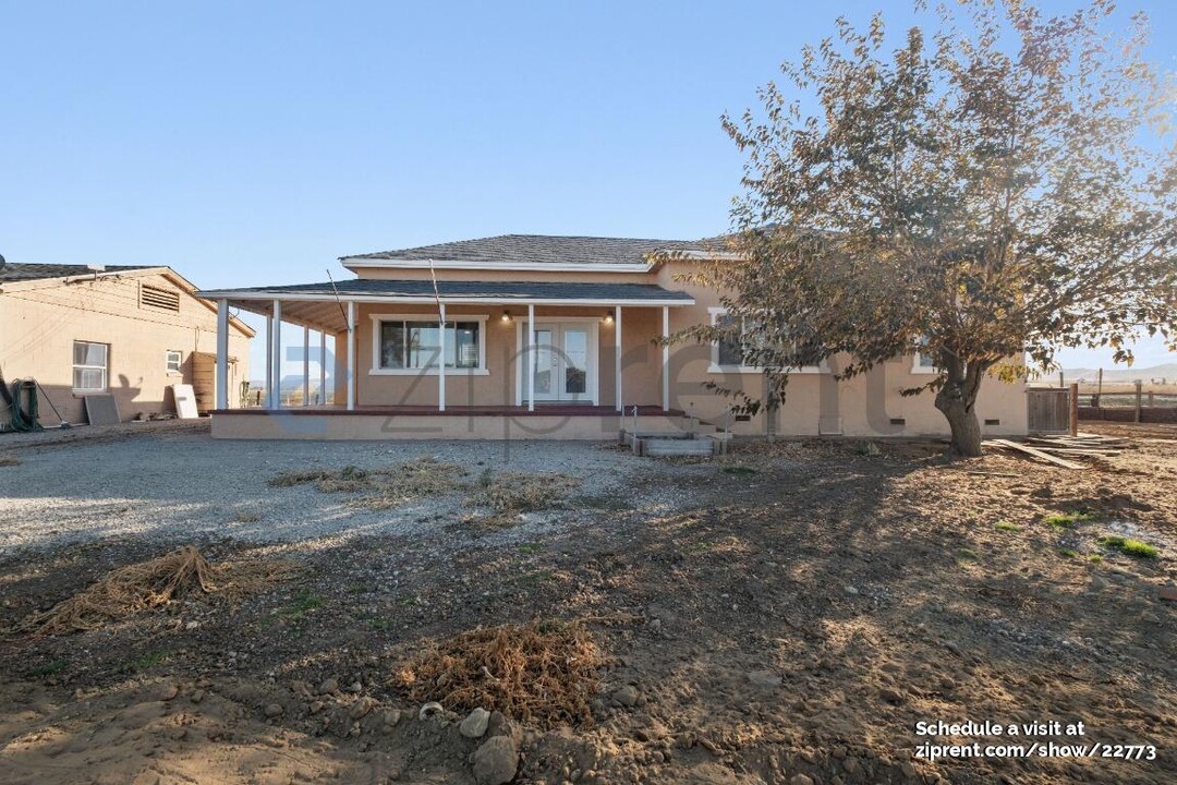 4120 Camino Diablo in Byron, CA - Building Photo