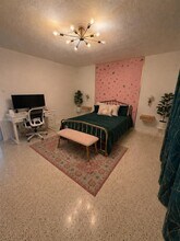 40 Salamanca Ave in Coral Gables, FL - Building Photo - Building Photo