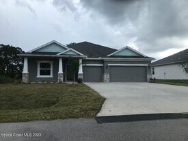 750 August St SE in Palm Bay, FL - Building Photo