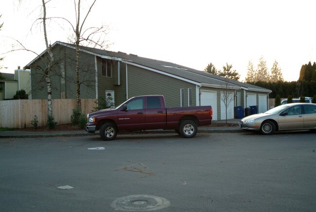 943 26th Pl NE in Auburn, WA - Foto de edificio - Building Photo