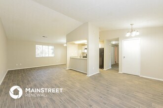 5254 Long Green Ln in Stone Mountain, GA - Foto de edificio - Building Photo