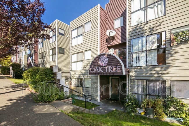 property at 916 N 104th St