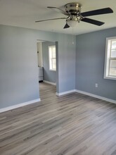 1904 Hampton Ave in North Charleston, SC - Foto de edificio - Building Photo