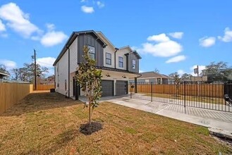 6904 Covington Dr-Unit -A in Houston, TX - Building Photo - Building Photo