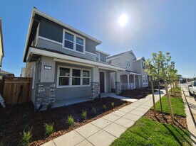 118 Vince St in Tracy, CA - Building Photo