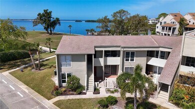 656 Windrush Bay Dr, Unit 656 in Tarpon Springs, FL - Foto de edificio - Building Photo