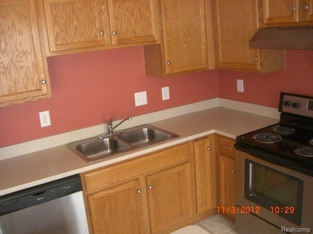 36366 Dominion Cir in Sterling Heights, MI - Foto de edificio - Building Photo