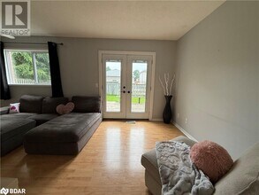 29 Golds Crescent in Barrie, ON - Building Photo - Building Photo