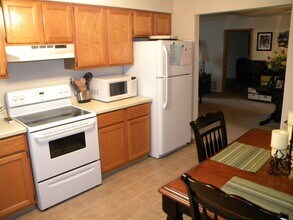 N58W23955 Hastings Ct in Sussex, WI - Building Photo - Building Photo