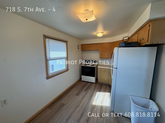 718 S 7th Ave in West Bend, WI - Building Photo - Building Photo