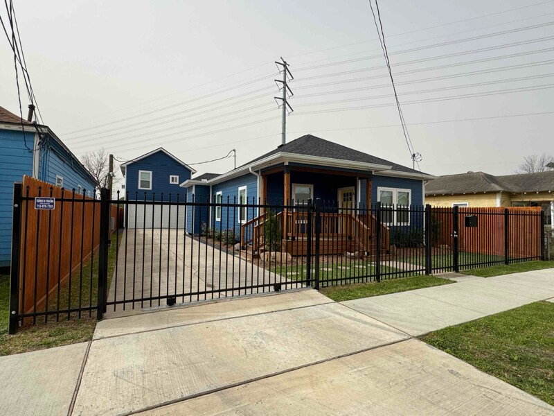 7808 Ford St in Houston, TX - Building Photo