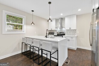 1887 E Farris Ave in Atlanta, GA - Building Photo - Building Photo