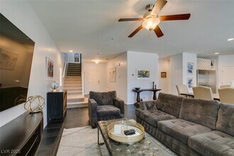 129 Errogie St in Henderson, NV - Building Photo - Building Photo