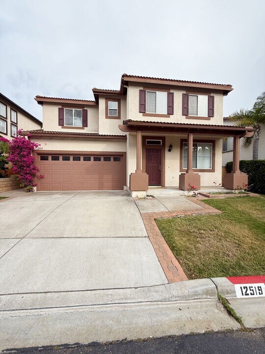 12519 Carmel Canyon Rd in San Diego, CA - Building Photo