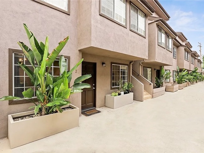 1116 E Palmer Ave