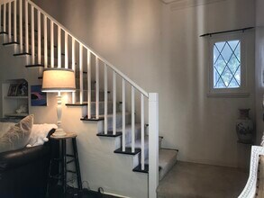 10461 Ashton Ave, Unit 1 in Los Angeles, CA - Building Photo - Building Photo