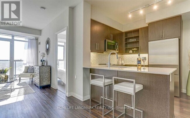 65 Oneida Crescent in Richmond Hill, ON - Building Photo - Building Photo