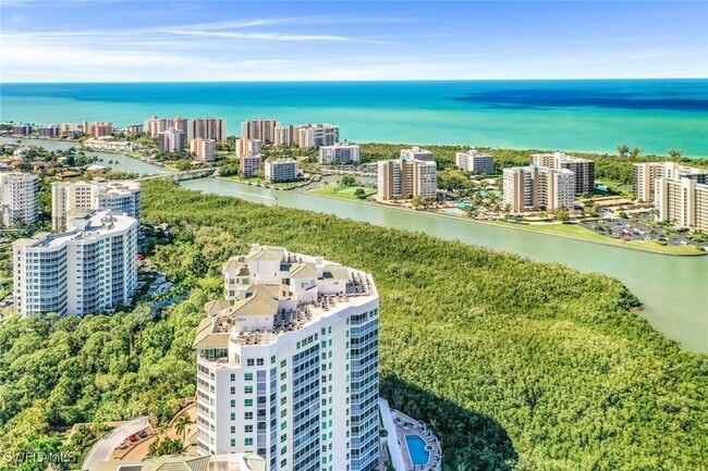 325 Dunes Blvd in Naples, FL - Building Photo - Building Photo