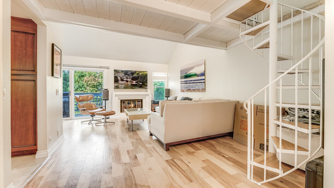 542 Via De La Valle in Solana Beach, CA - Building Photo