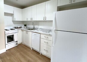 Cedar Towers in Cambridge, ON - Building Photo