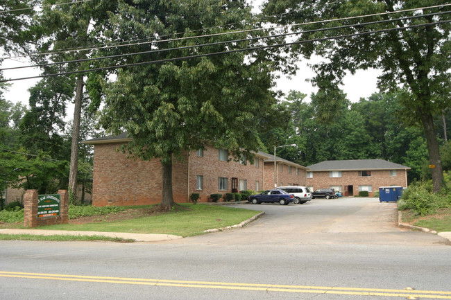 Lee Mar Apartments in Atlanta, GA - Building Photo - Building Photo