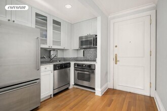 502 Park Ave in New York, NY - Building Photo - Building Photo