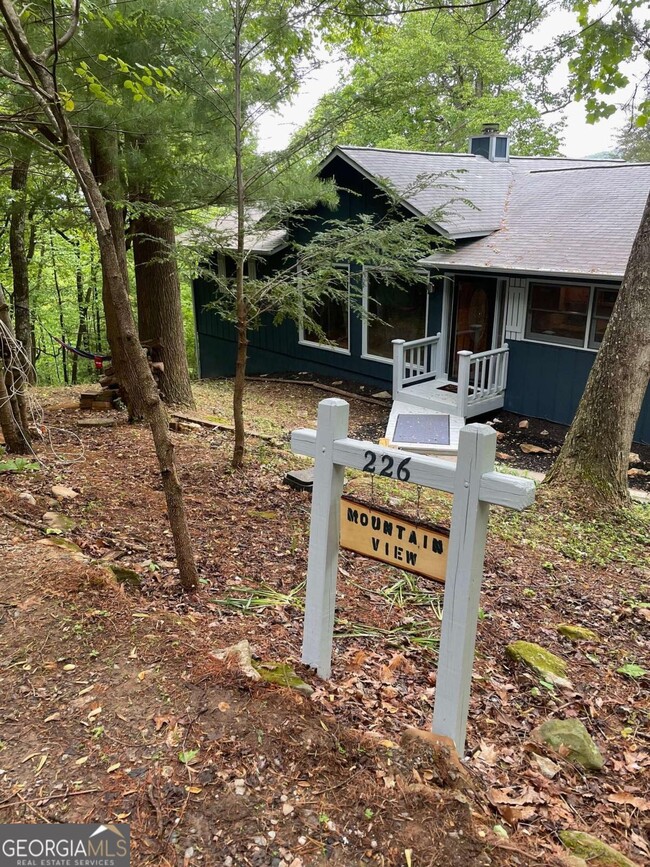 property at 226 Mountain View Ct