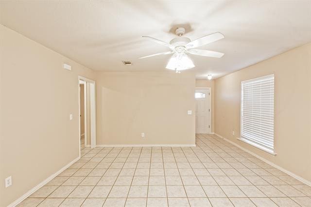 933 Farmington Rd in Howe, TX - Building Photo